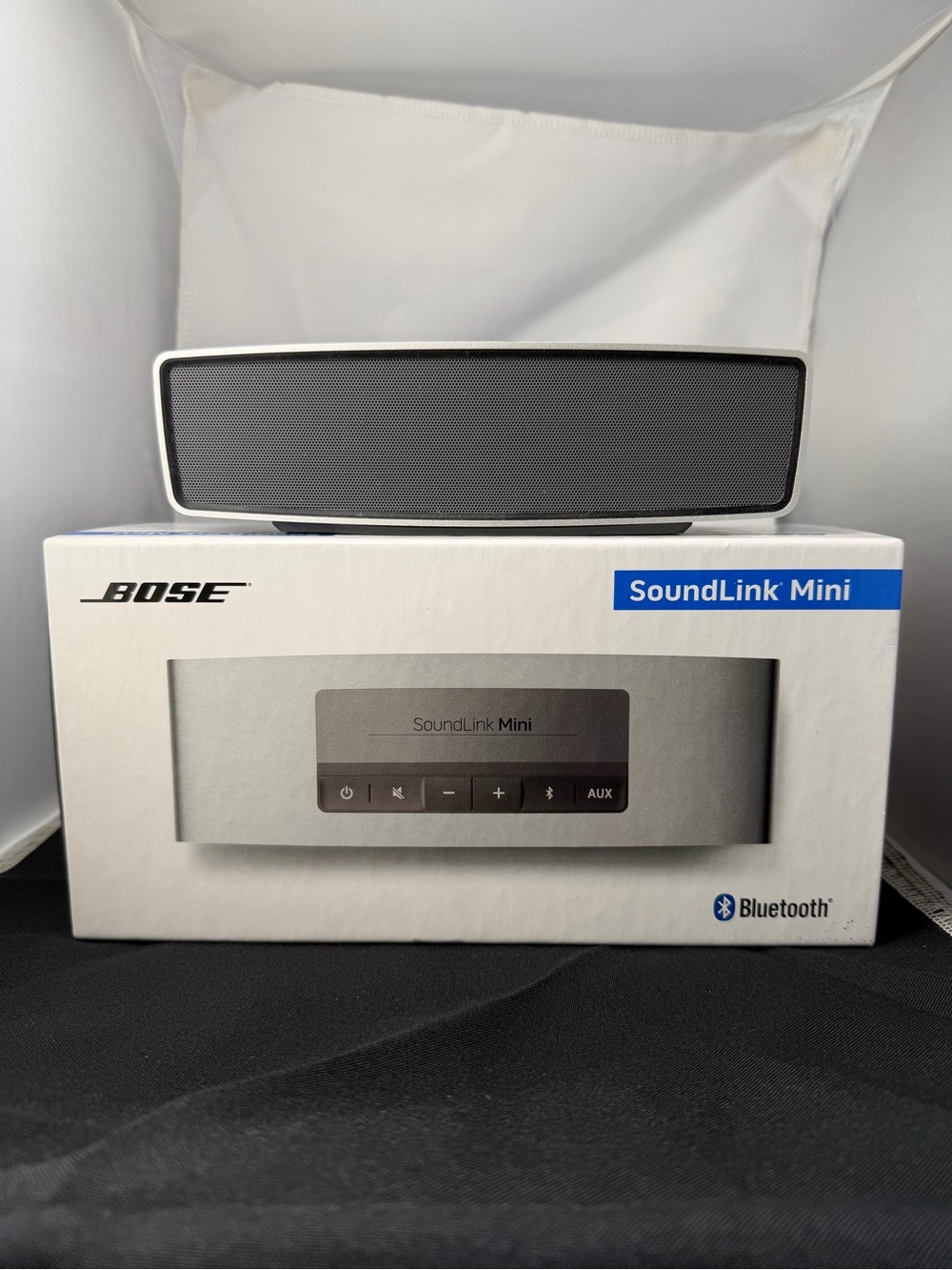 Bose SoundLink Mini Bluetooth Speaker - Silver with Black Grill + Instructions